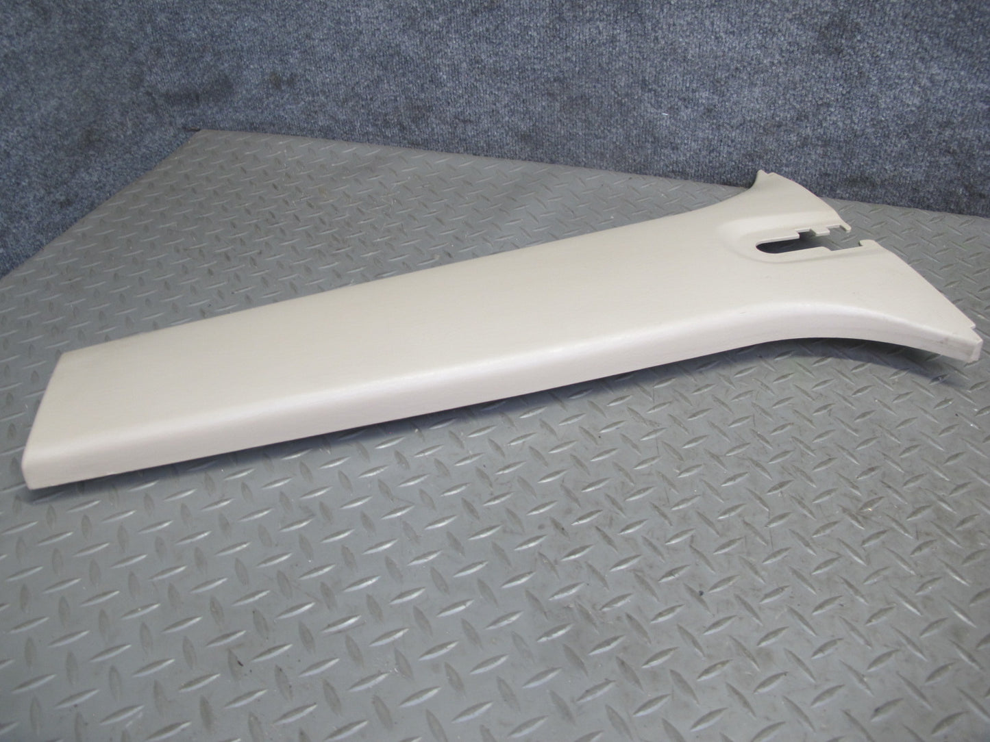 2003-2007 Lexus UZJ100L LX470 Center Lower B Pillar Trim Cover Panel Set