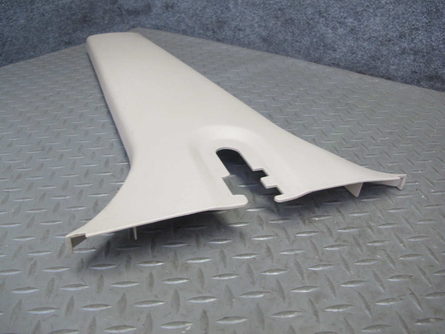 2003-2007 Lexus UZJ100L LX470 Center Lower B Pillar Trim Cover Panel Set