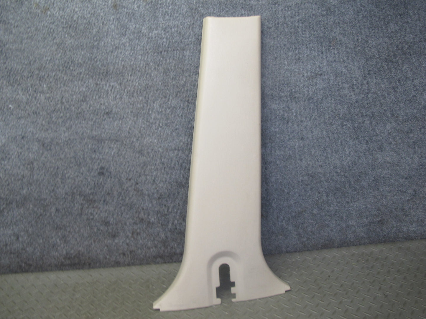 2003-2007 Lexus UZJ100L LX470 Center Lower B Pillar Trim Cover Panel Set