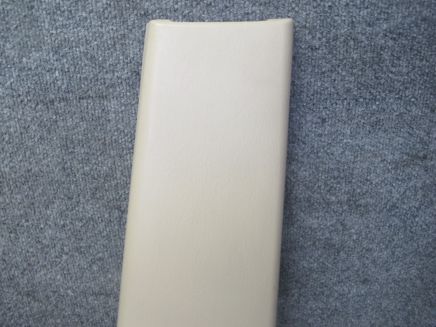 2003-2007 Lexus UZJ100L LX470 Center Lower B Pillar Trim Cover Panel Set