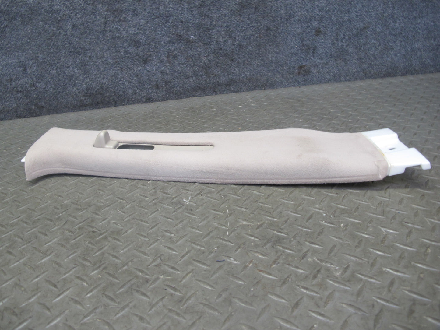2003-2007 Lexus UZJ100L LX470 Center Upper B Pillar Trim Cover Panel Set