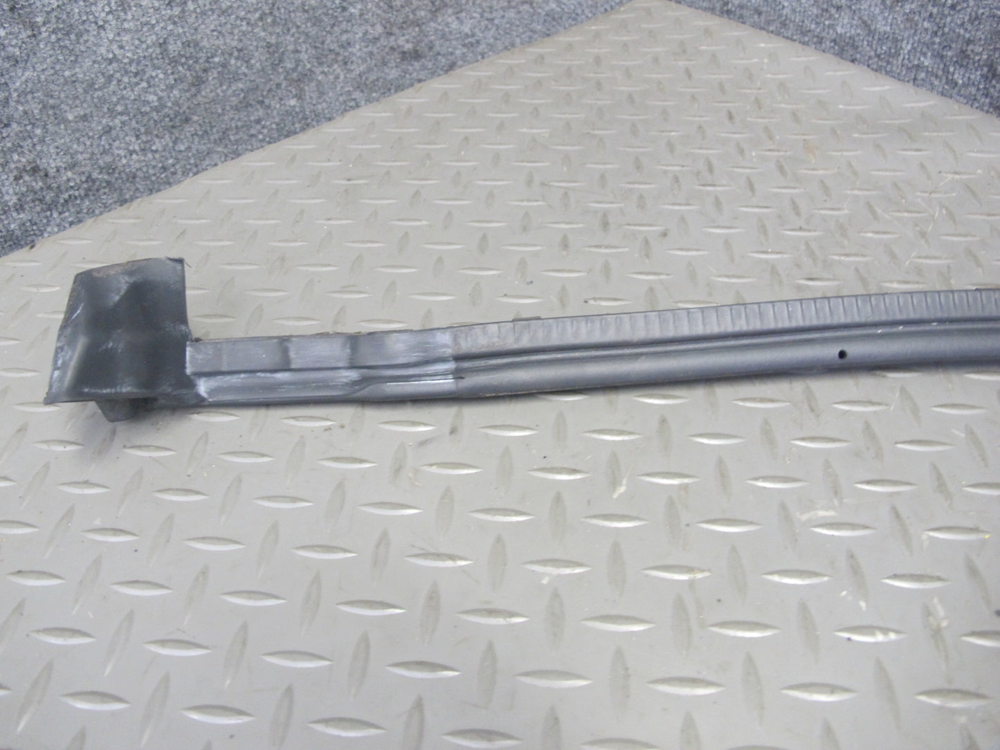 01-06 BMW E46 Convertible Folding TOP Roof Flap Weatherstrip Rubber Seal OEM
