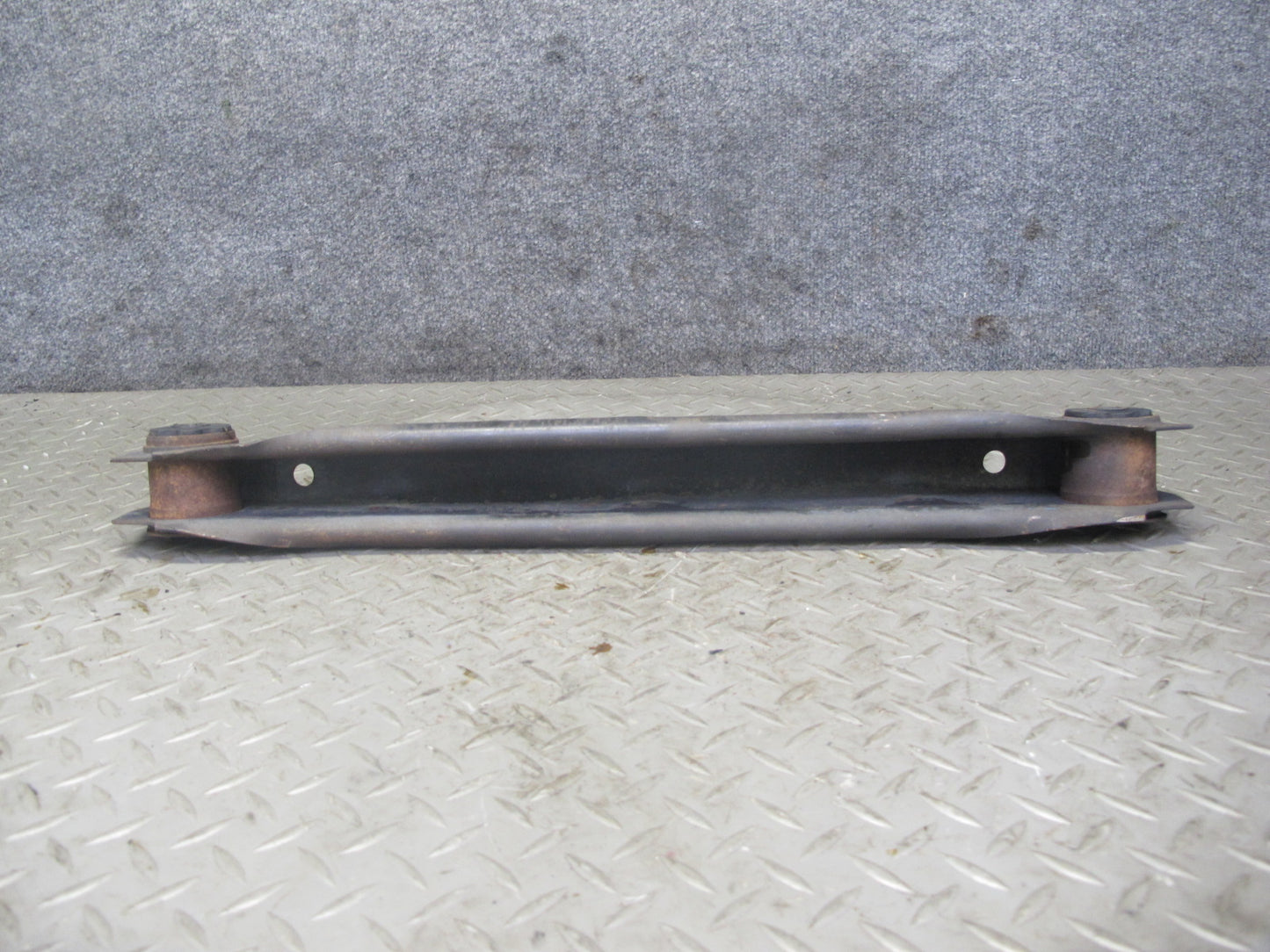 93-02 Pontiac Firebird Camaro Rear Suspension Left & Right Lower Control Arm OEM