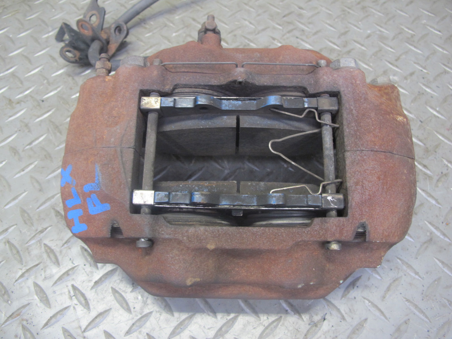 2003-2007 Lexus UZJ100L LX470 AWD Front Left & Right Brake Caliper Set of 2