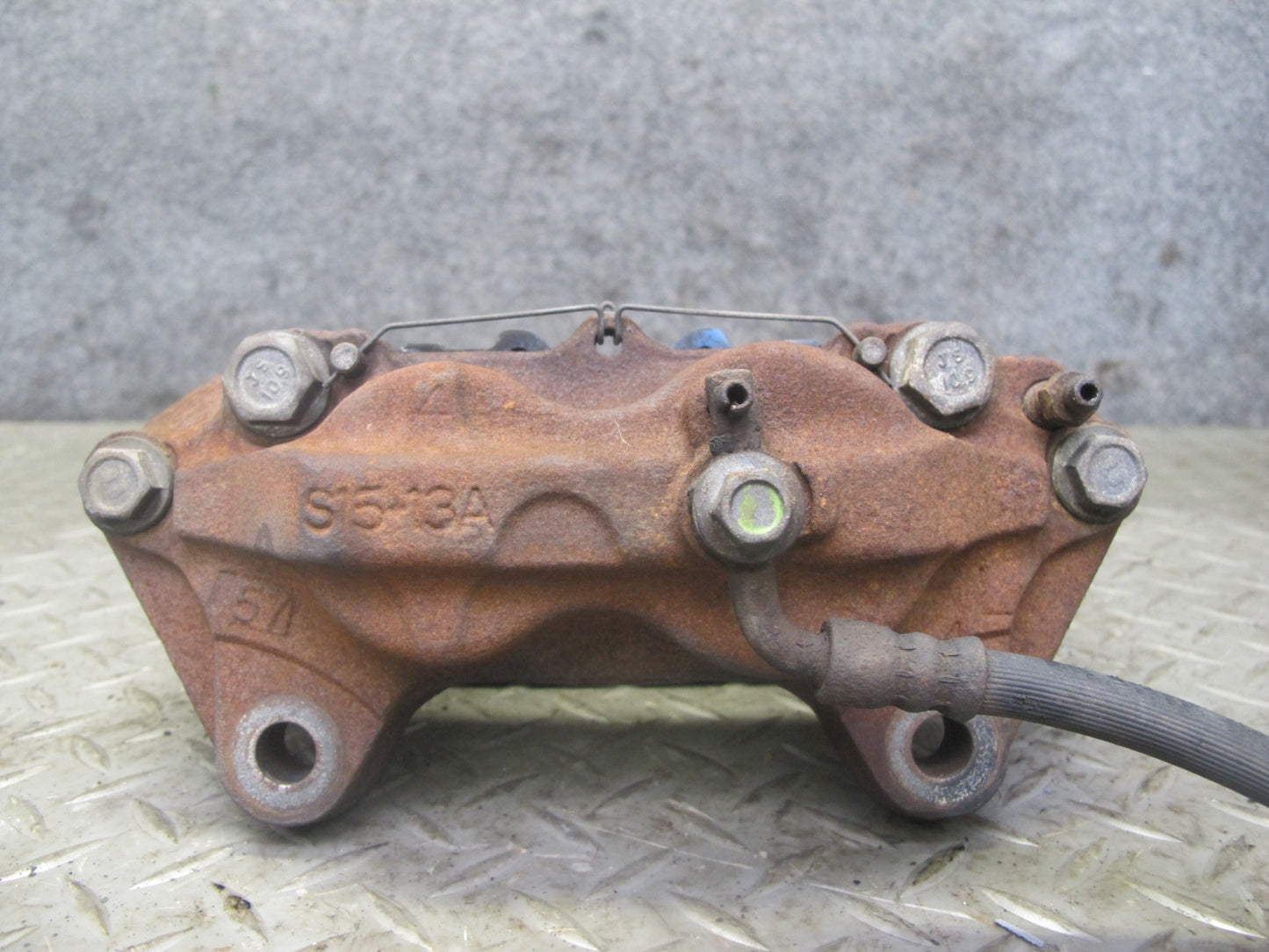 2003-2007 Lexus UZJ100L LX470 AWD Front Left & Right Brake Caliper Set of 2