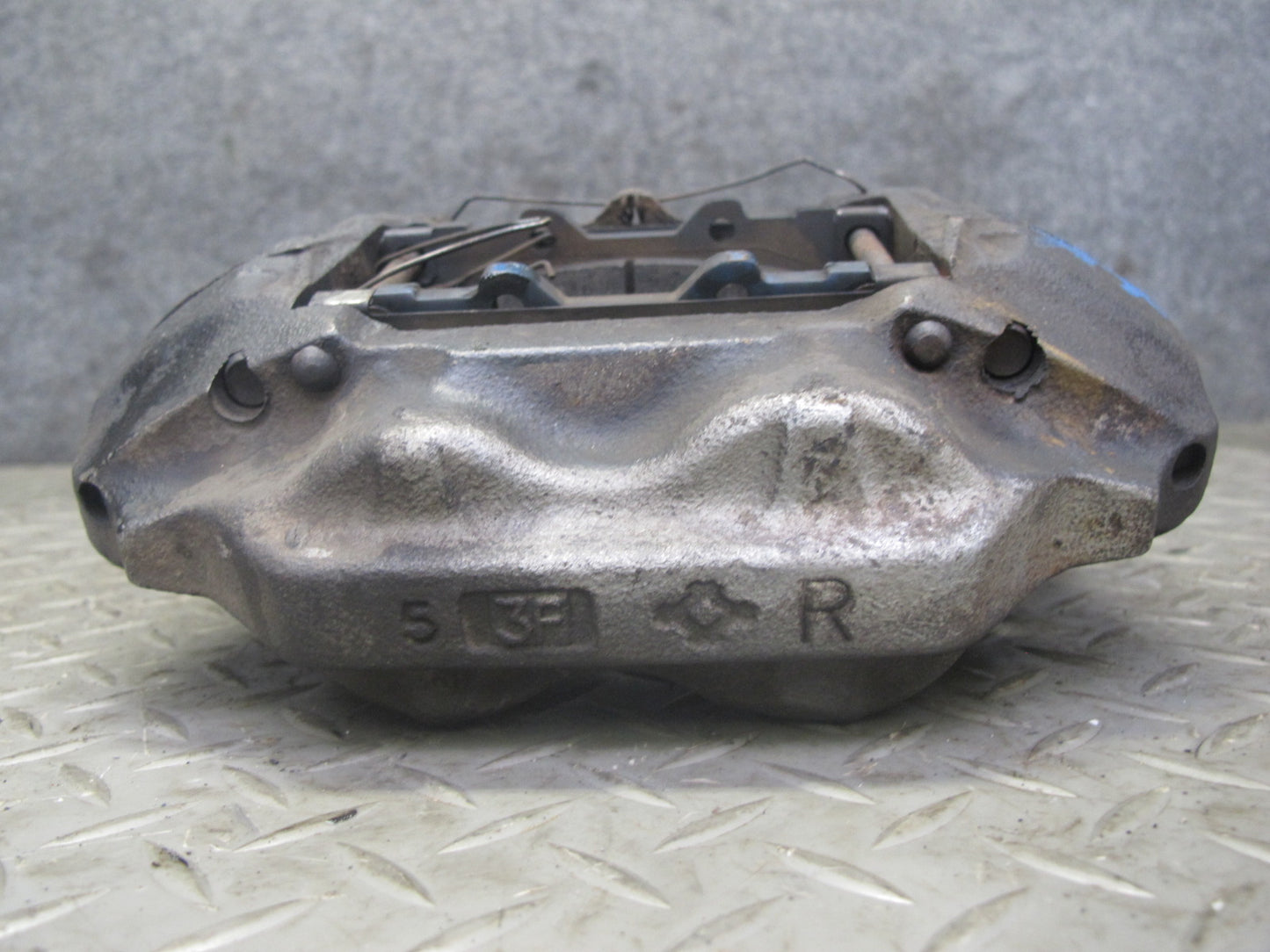 2003-2007 Lexus UZJ100L LX470 AWD Front Left & Right Brake Caliper Set of 2