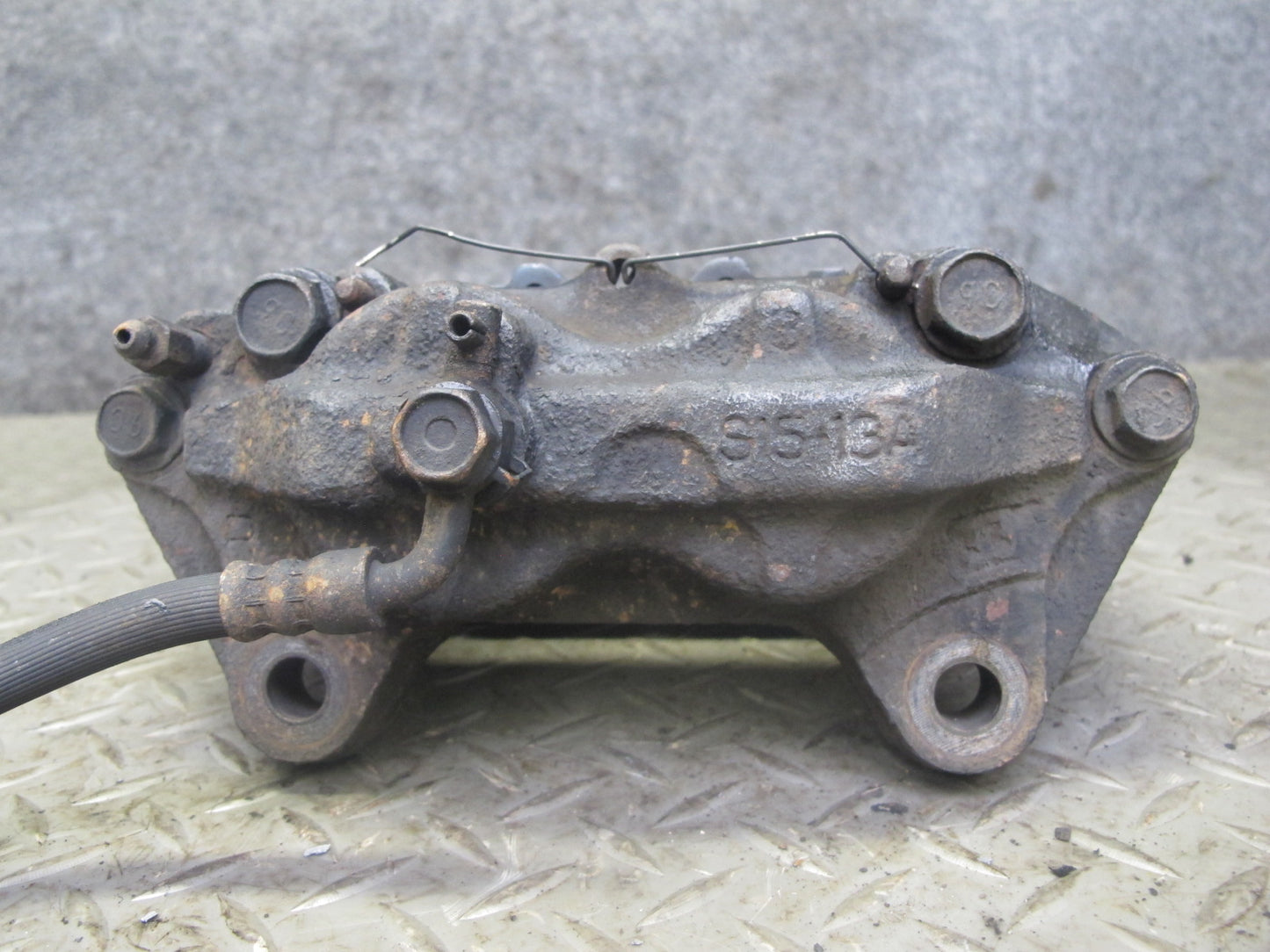 2003-2007 Lexus UZJ100L LX470 AWD Front Left & Right Brake Caliper Set of 2