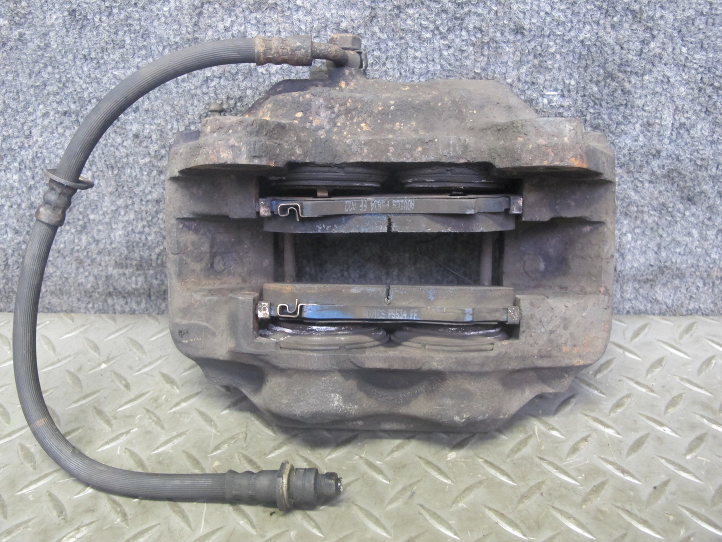 2003-2007 Lexus UZJ100L LX470 AWD Front Left & Right Brake Caliper Set of 2