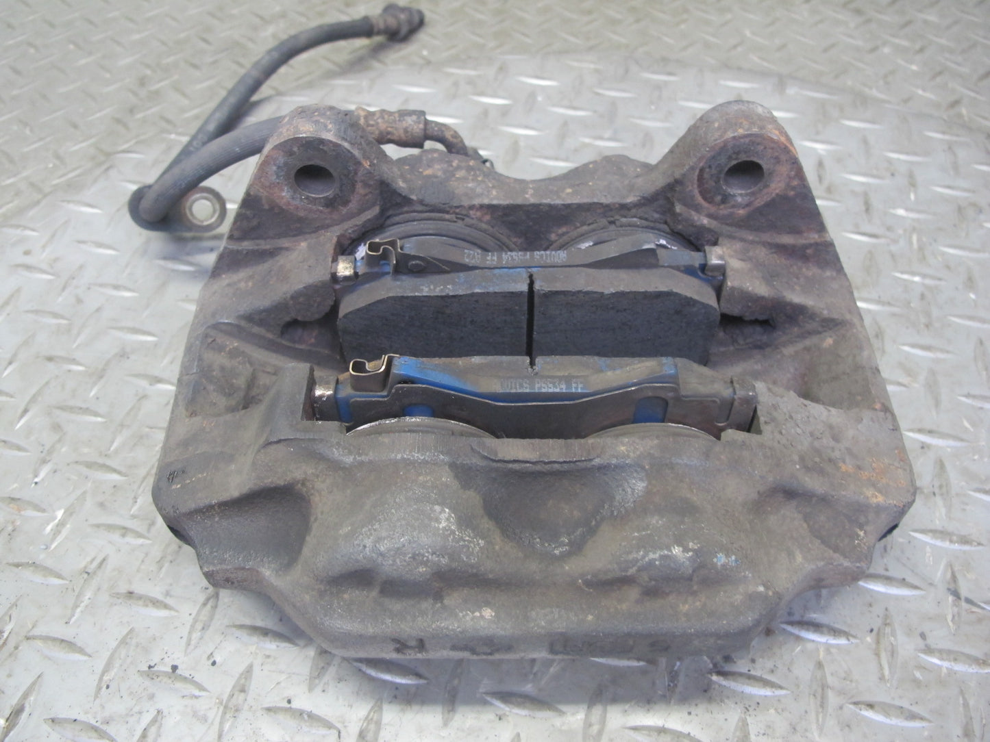 2003-2007 Lexus UZJ100L LX470 AWD Front Left & Right Brake Caliper Set of 2