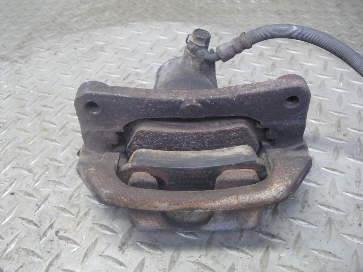 2003-2007 Lexus UZJ100L LX470 AWD Rear Left & Right Brake Caliper Set of 2