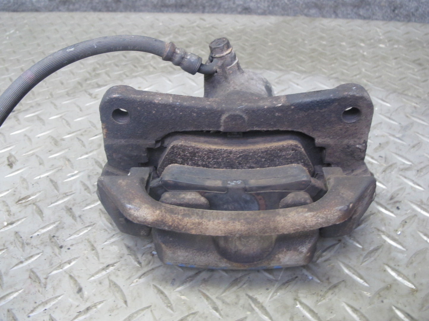 2003-2007 Lexus UZJ100L LX470 AWD Rear Left & Right Brake Caliper Set of 2