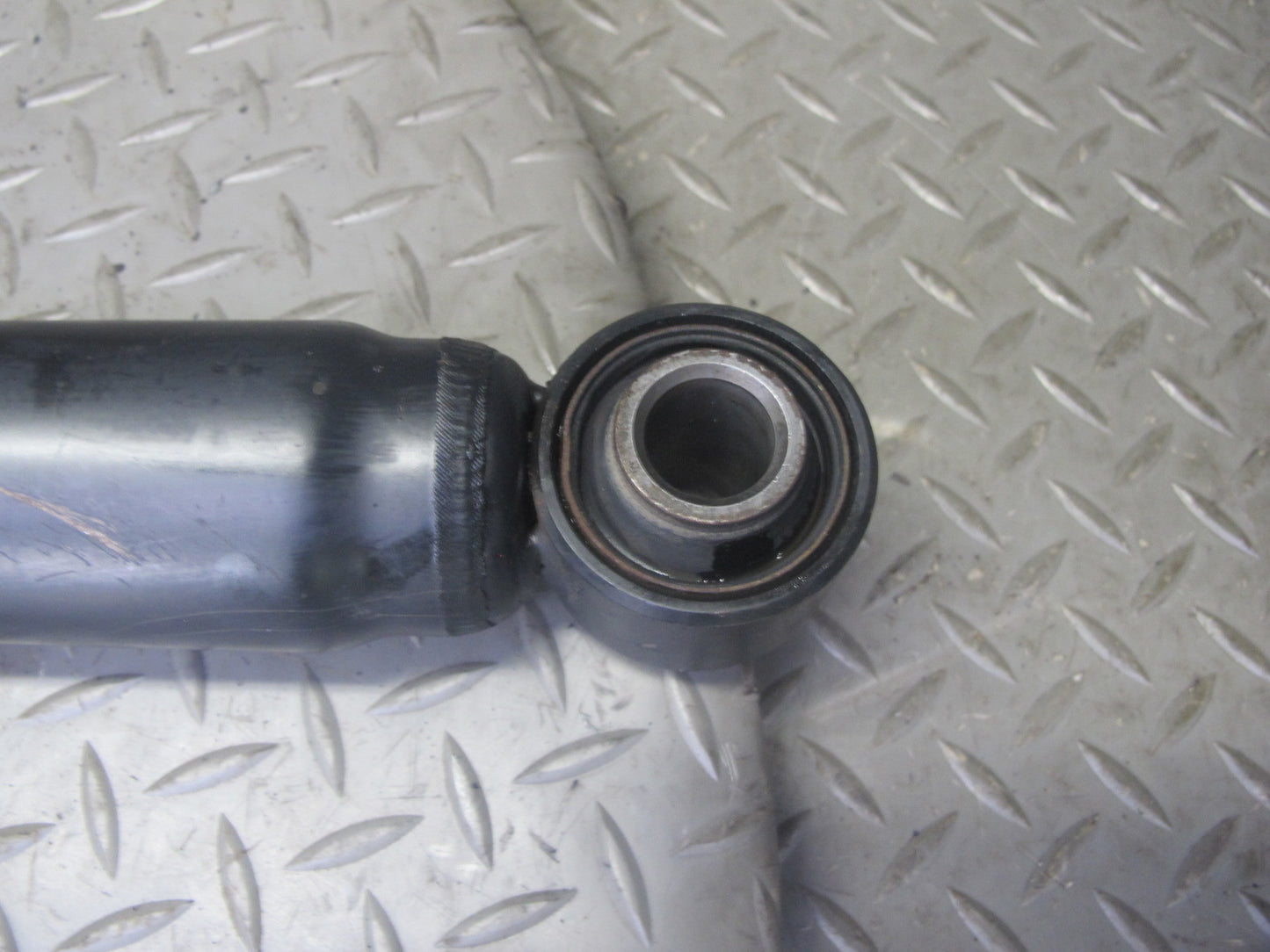 1998-2007 Lexus UZJ100L LX470 Rear Left & Right Strut Shock Absorber Set of 2