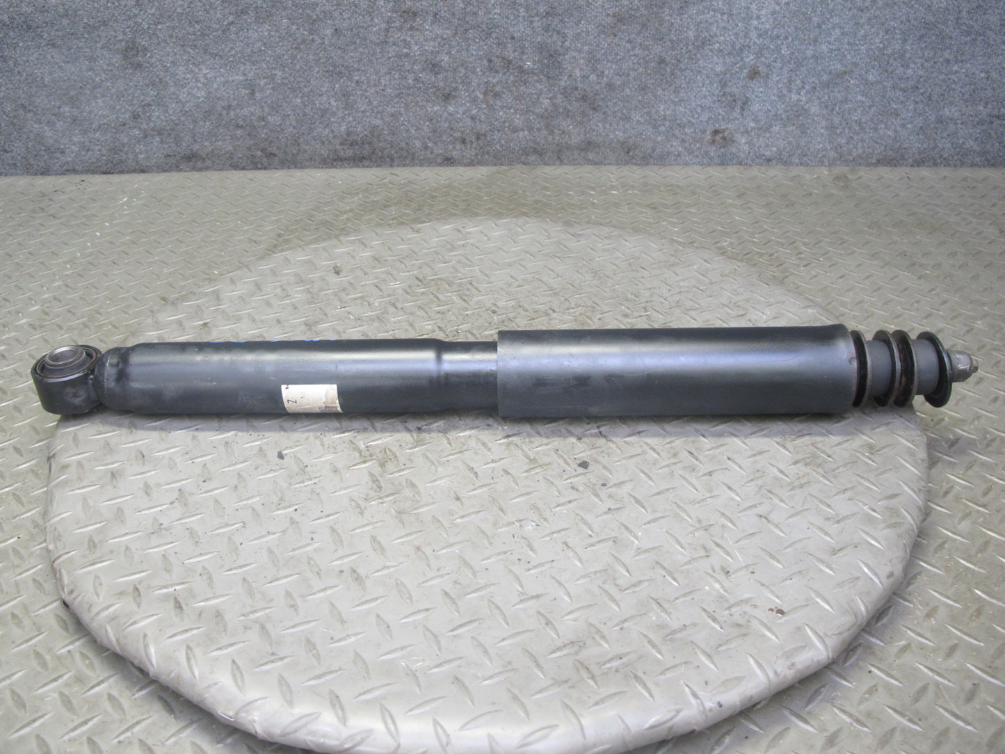 1998-2007 Lexus UZJ100L LX470 Rear Left & Right Strut Shock Absorber Set of 2