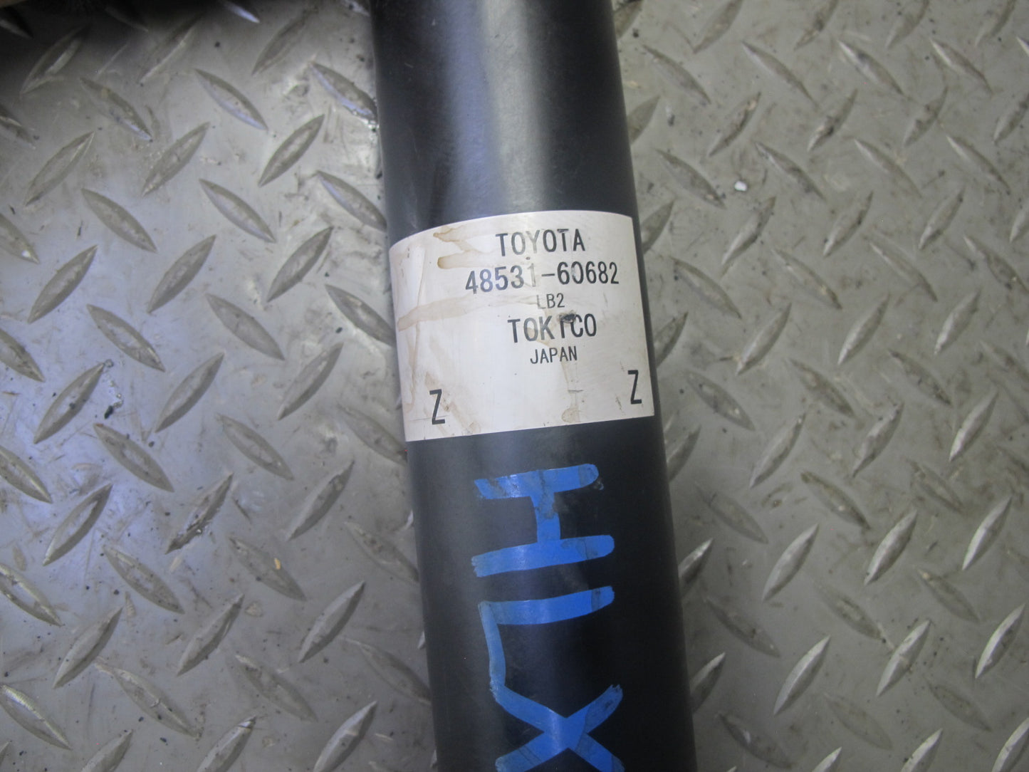 1998-2007 Lexus UZJ100L LX470 Rear Left & Right Strut Shock Absorber Set of 2