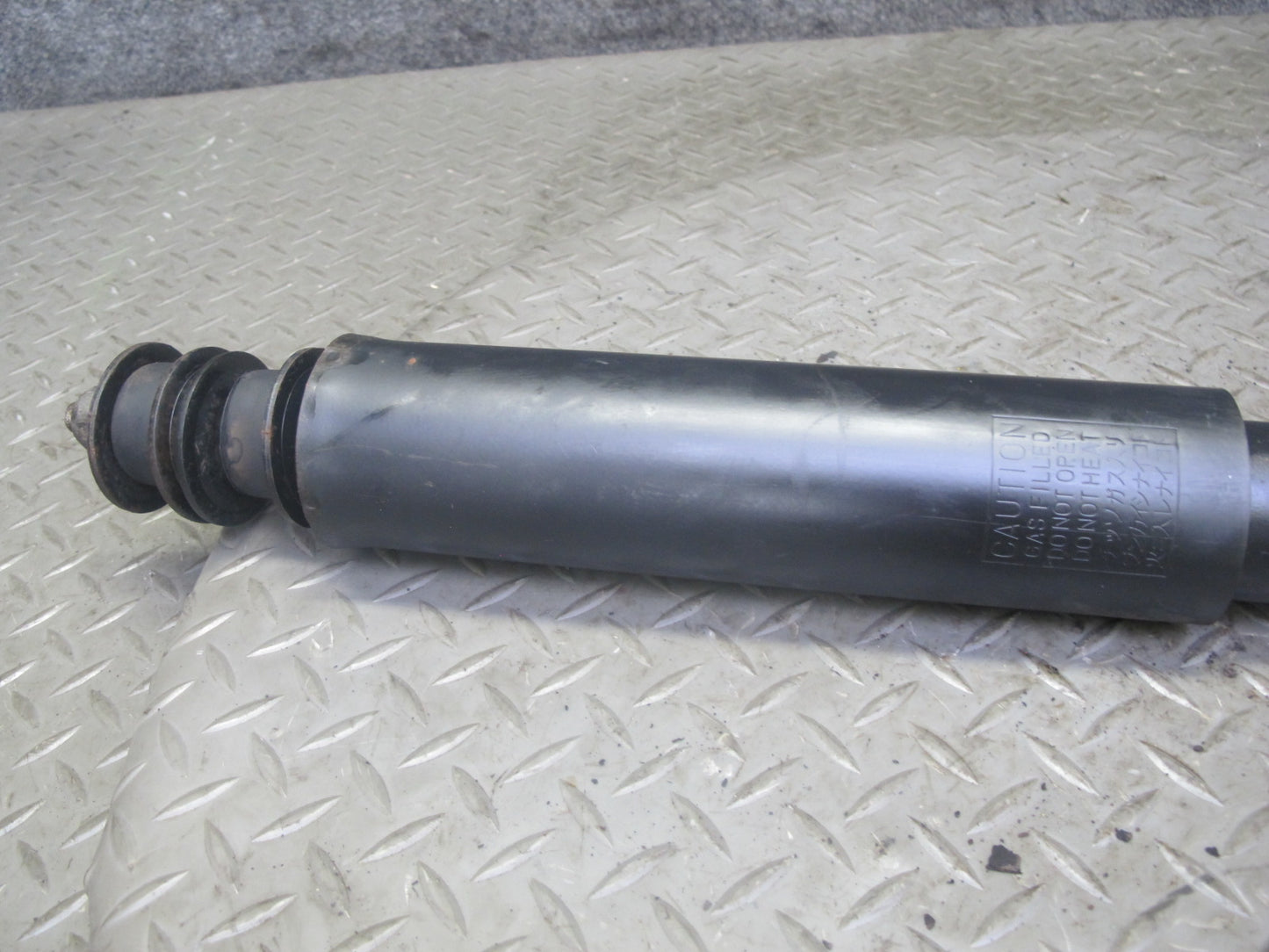 1998-2007 Lexus UZJ100L LX470 Rear Left & Right Strut Shock Absorber Set of 2