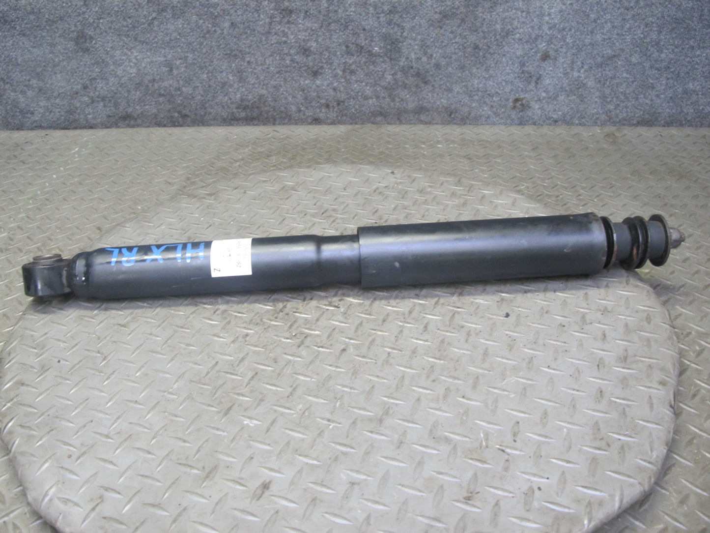 1998-2007 Lexus UZJ100L LX470 Rear Left & Right Strut Shock Absorber Set of 2