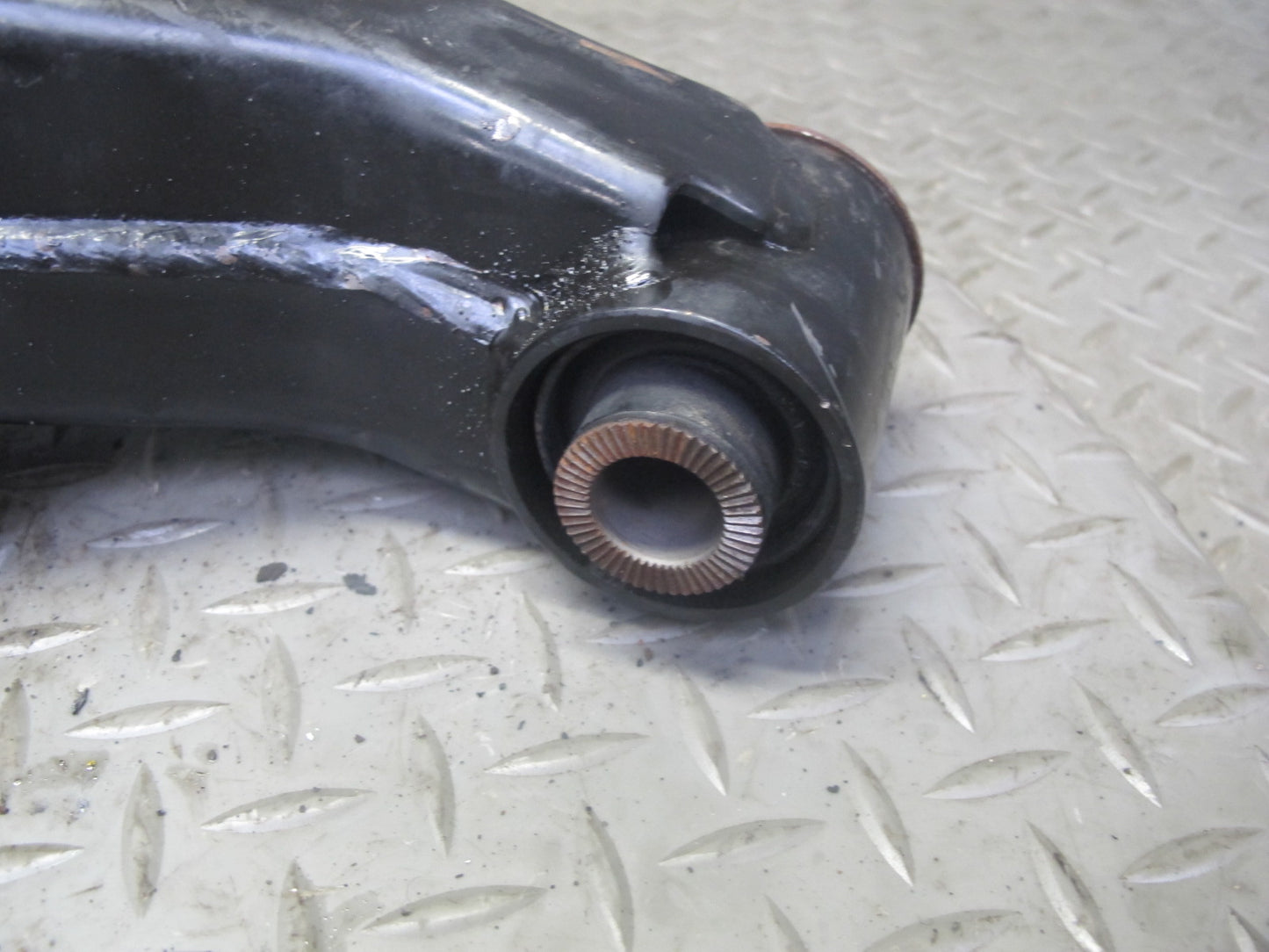 1998-2007 Lexus UZJ100L LX470 Front Right Suspension Lower Control Arm