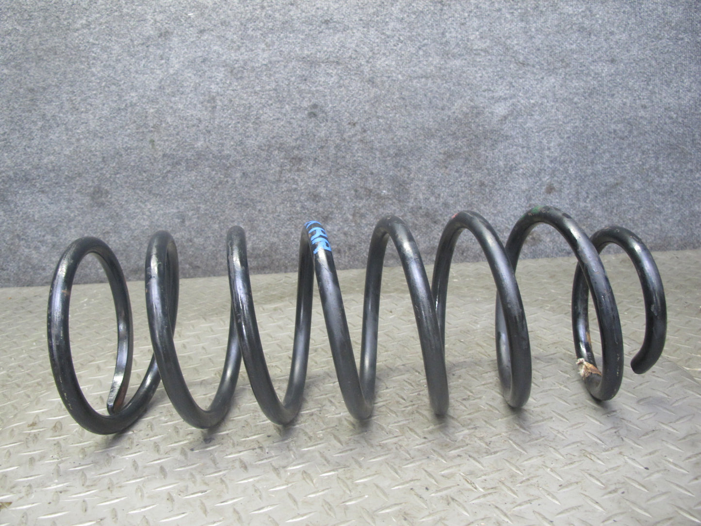 1998-2007 Lexus UZJ100L LX470 AWD Rear Left & Right Coil Spring Set of 2