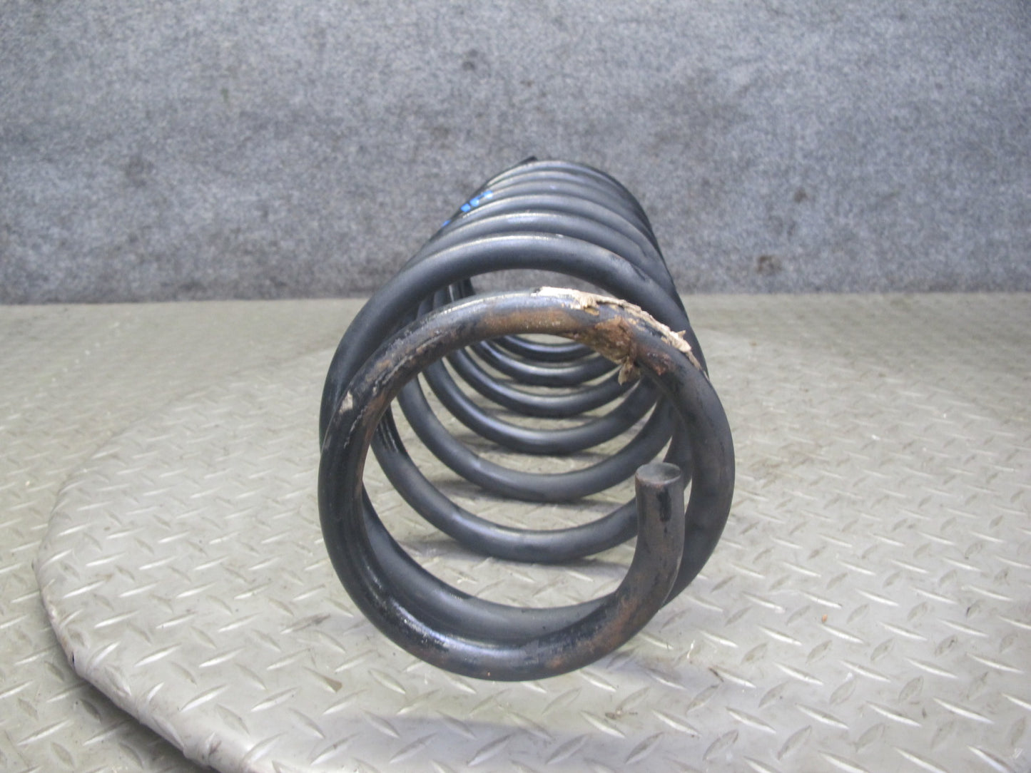 1998-2007 Lexus UZJ100L LX470 AWD Rear Left & Right Coil Spring Set of 2