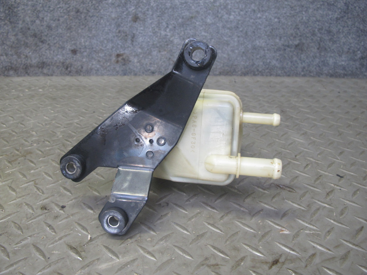 1998-2007 Lexus LX470 Power Steering Fluid Reservoir Bottle Tank W/ Bracket