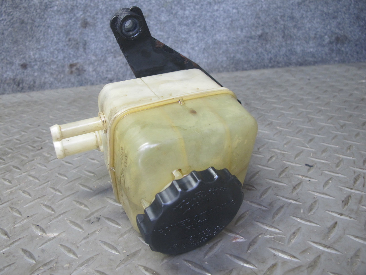 1998-2007 Lexus LX470 Power Steering Fluid Reservoir Bottle Tank W/ Bracket