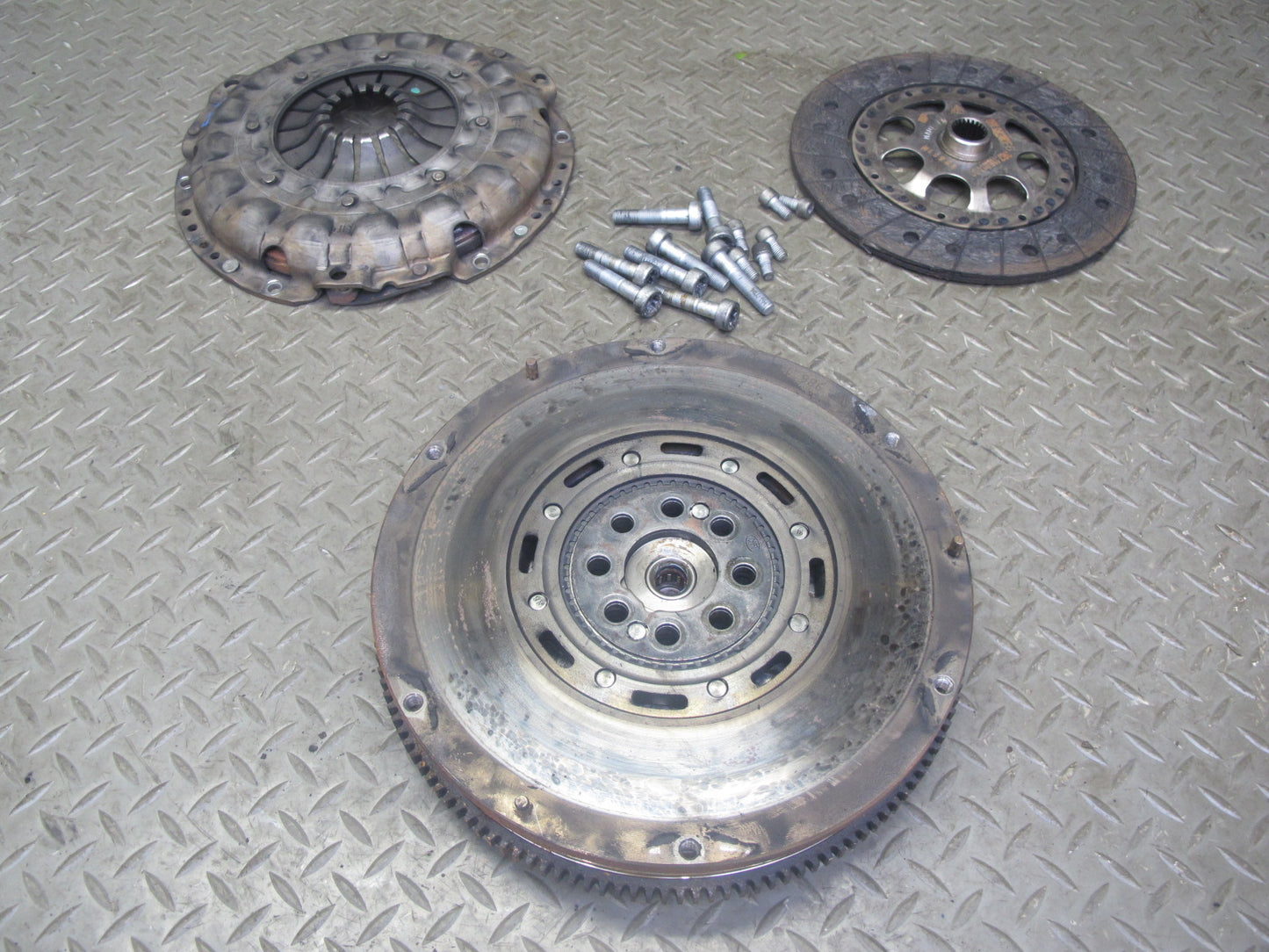 00-04 Porsche Boxster 986 2.7L M/T Transmission Flywheel Flex Plate Clutch Set