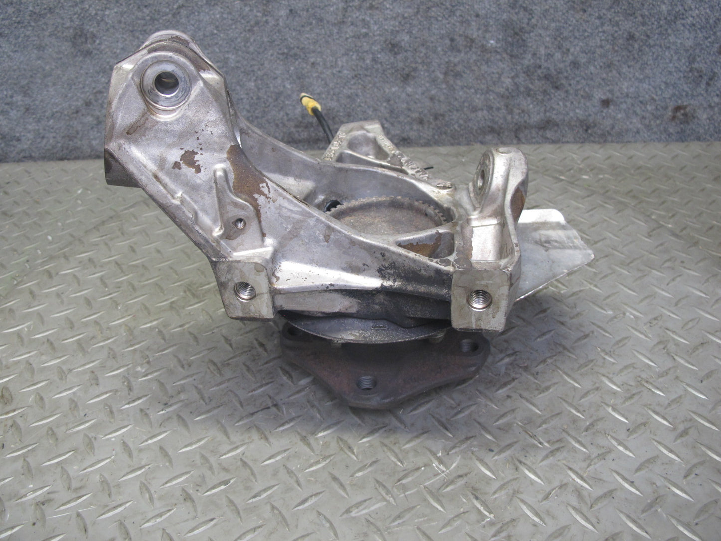 1997-2004 Porsche Boxster 986 Front Left Side Spindle Knuckle Wheel Hub Bearing