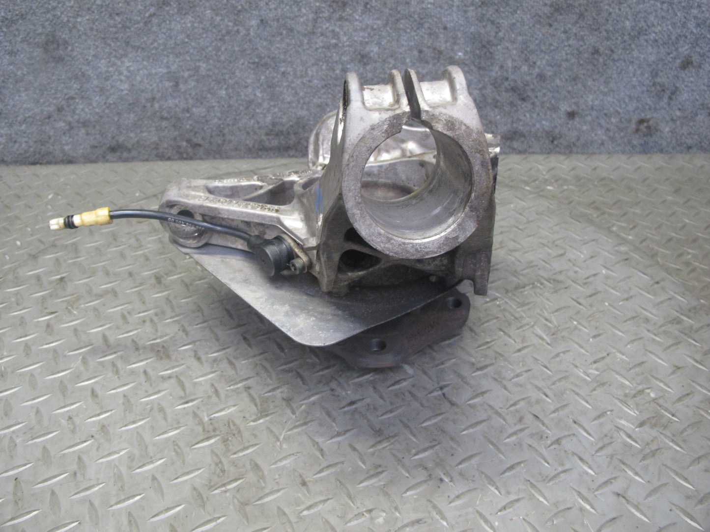 1997-2004 Porsche Boxster 986 Front Left Side Spindle Knuckle Wheel Hub Bearing