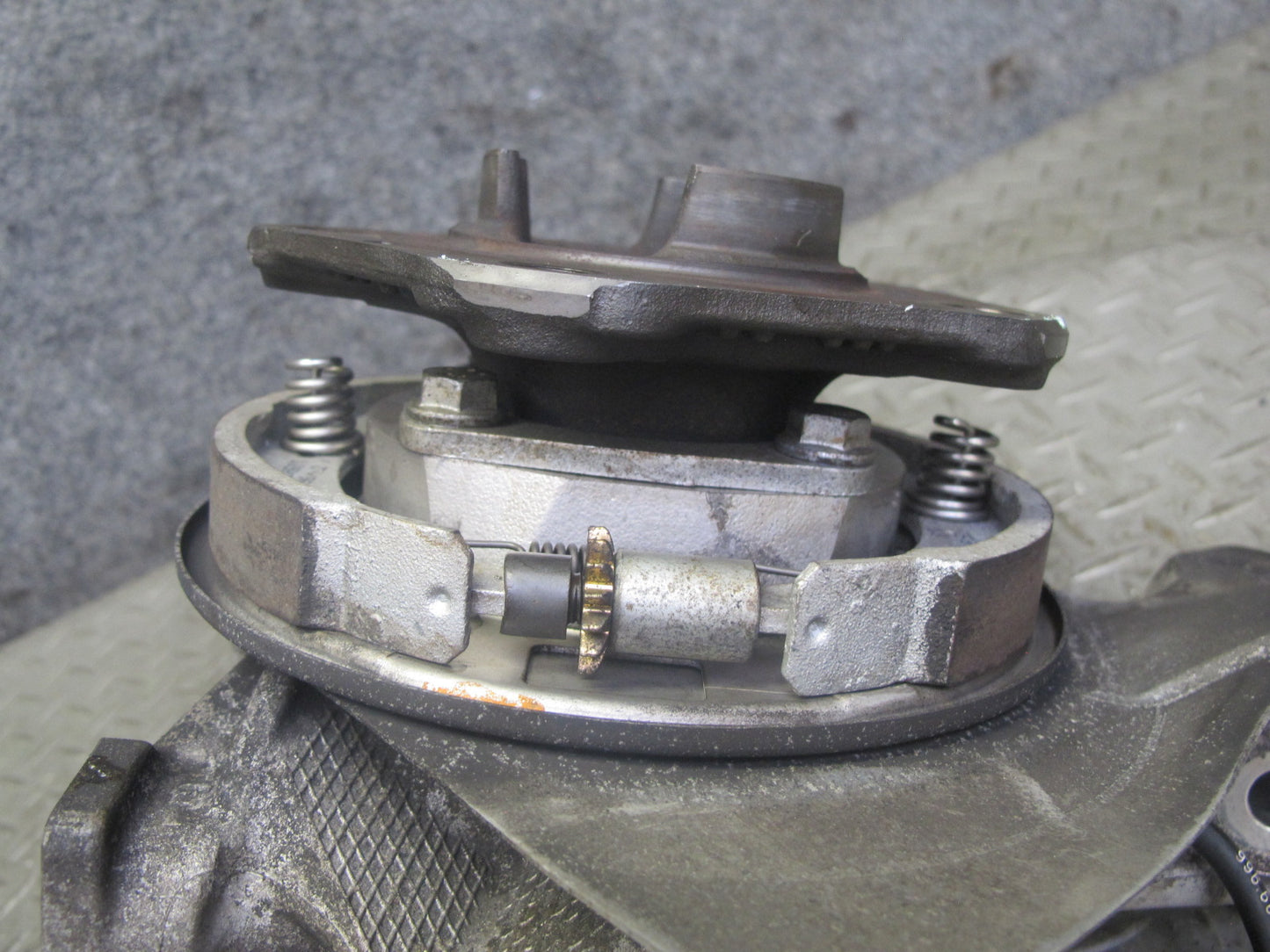 1997-2004 Porsche Boxster 986 Rear Right Side Spindle Knuckle Wheel Hub Bearing