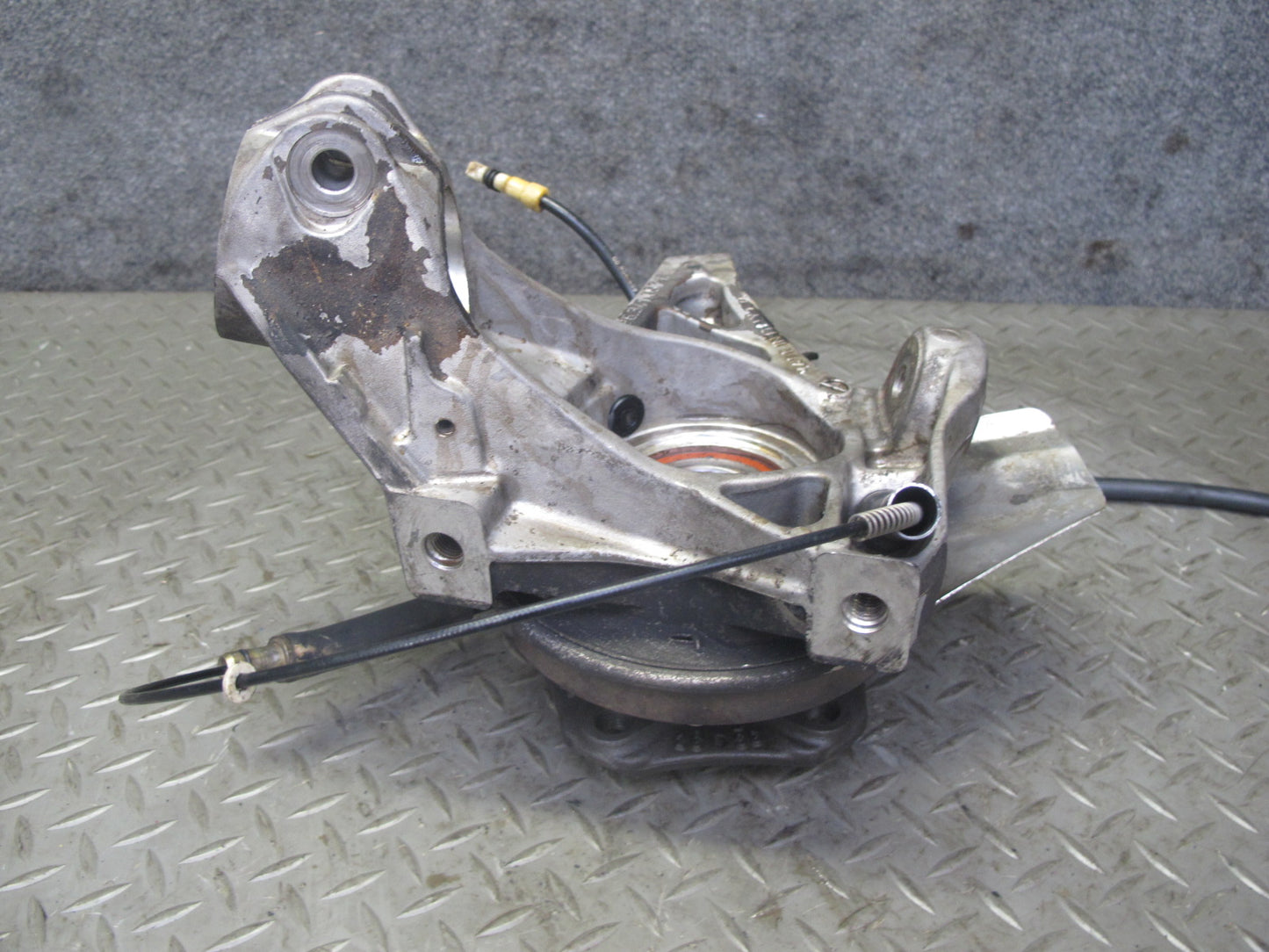 1997-2004 Porsche Boxster 986 Rear Right Side Spindle Knuckle Wheel Hub Bearing