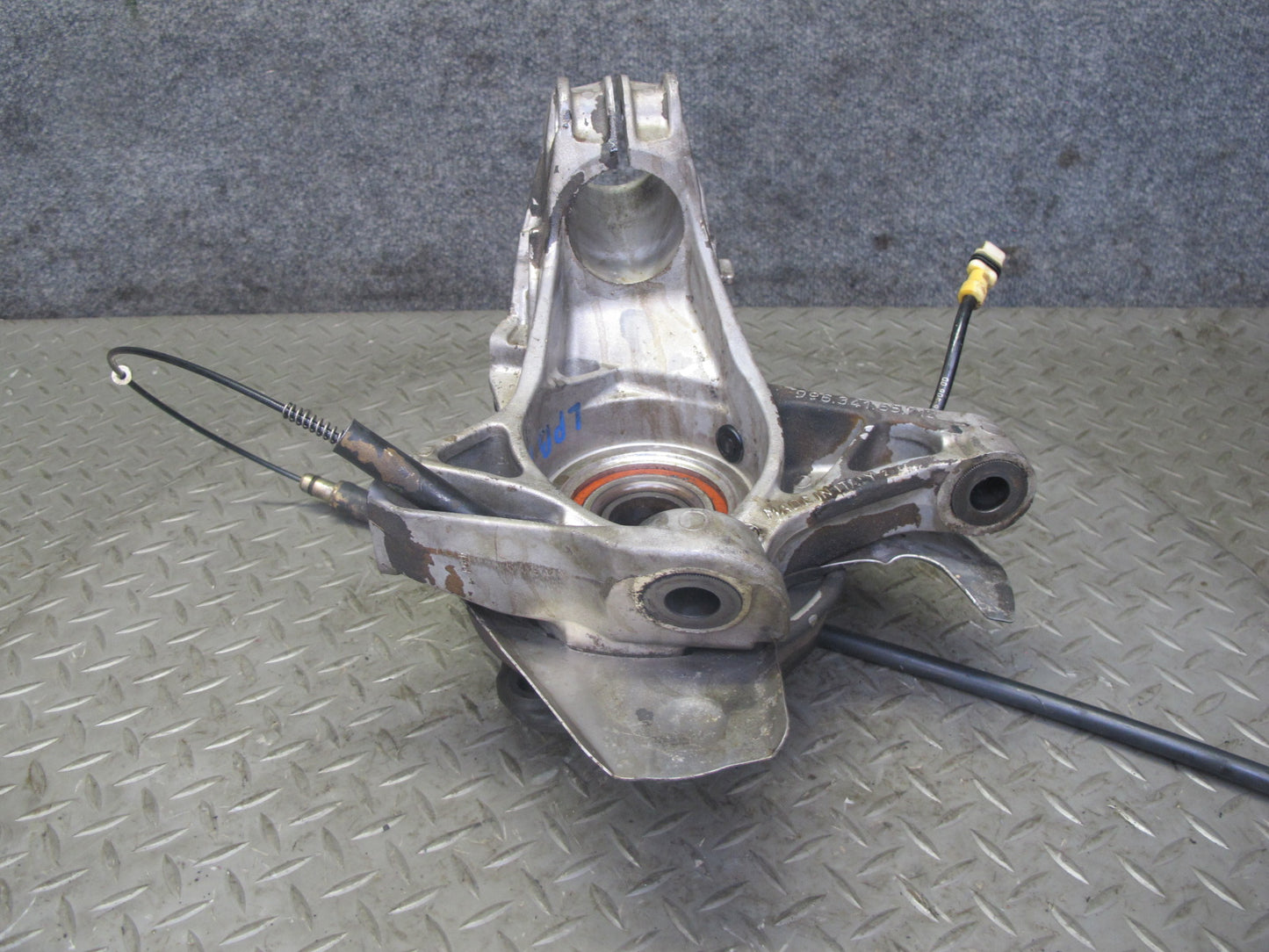 1997-2004 Porsche Boxster 986 Rear Right Side Spindle Knuckle Wheel Hub Bearing