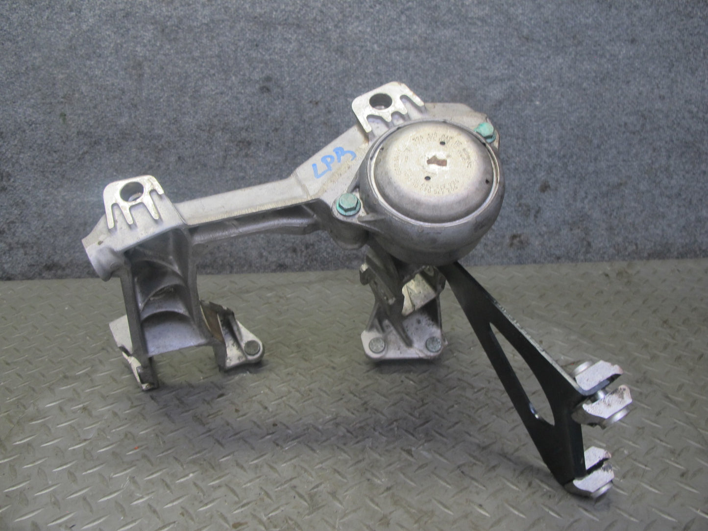 00-04 Porsche Boxster 986 M/T 5 Speed Transmission Subframe Mount Bracket Set
