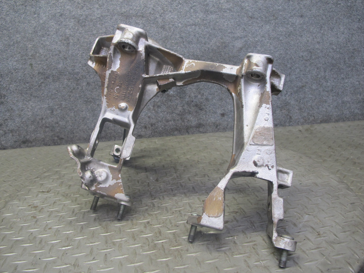00-04 Porsche Boxster 986 M/T 5 Speed Transmission Subframe Mount Bracket Set