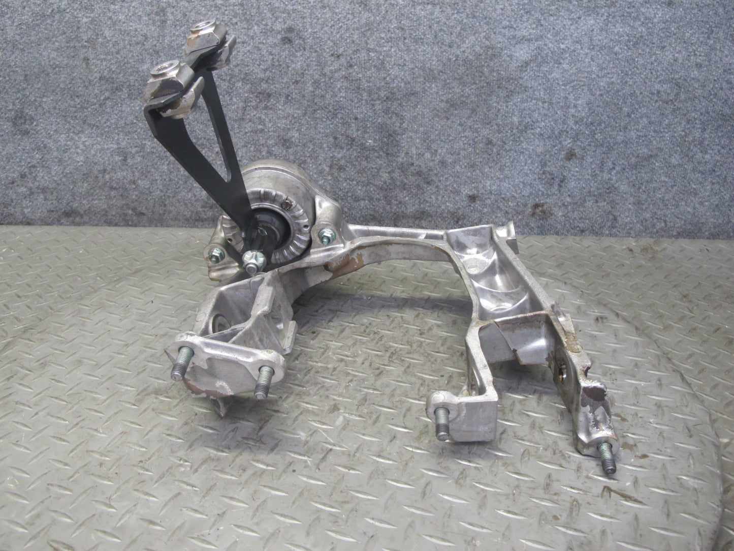 00-04 Porsche Boxster 986 M/T 5 Speed Transmission Subframe Mount Bracket Set