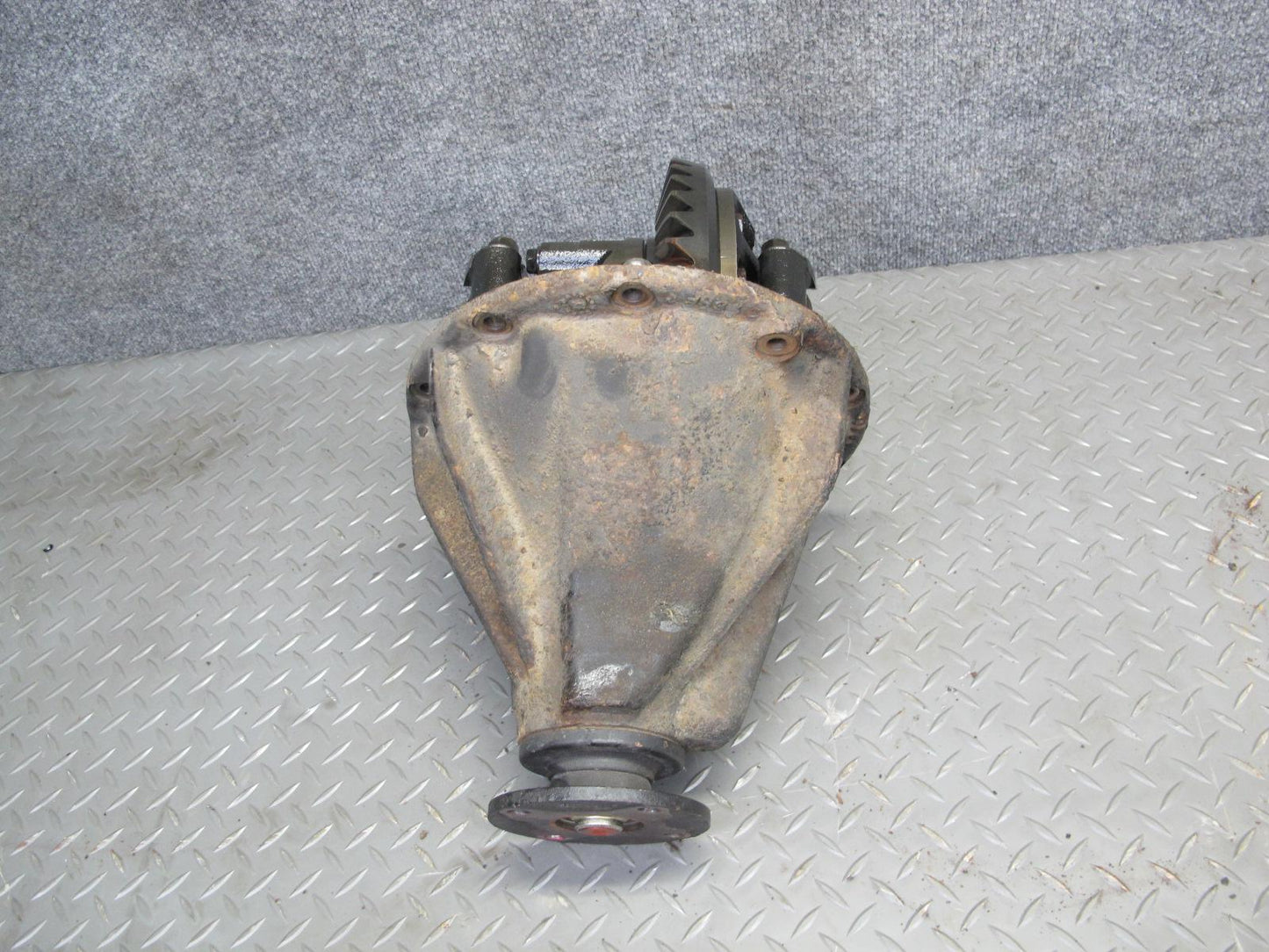 2003-2007 Lexus J100 LX470 4WD Rear Differential Axle Carrier 4.10 Ratio
