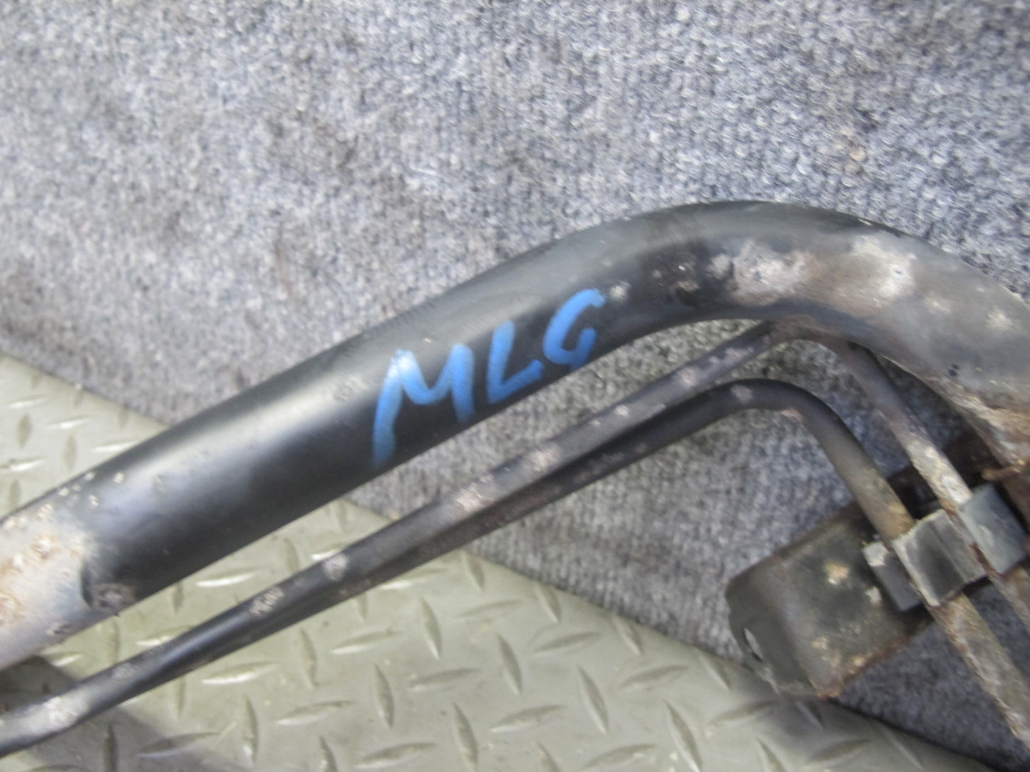 99-00 Lexus JZS160L GS400 GS300 Gas Fuel Tank Filler Neck Pipe w Cap OEM