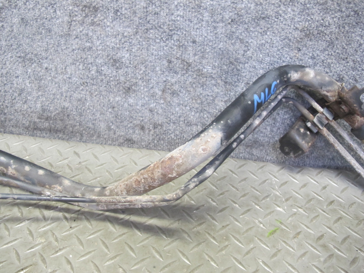99-00 Lexus JZS160L GS400 GS300 Gas Fuel Tank Filler Neck Pipe w Cap OEM