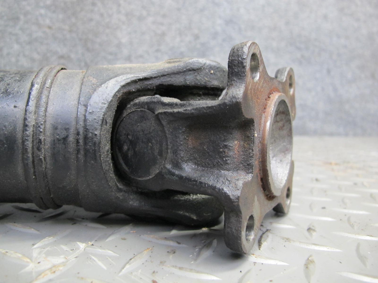 2003-2007 Lexus LX470 4.7L 4WD A/T Front Drive Shaft Driveshaft