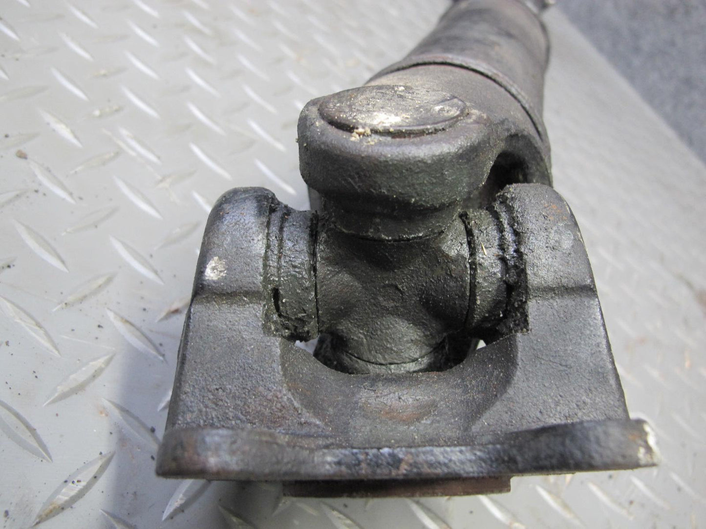 2003-2007 Lexus LX470 4.7L 4WD A/T Front Drive Shaft Driveshaft