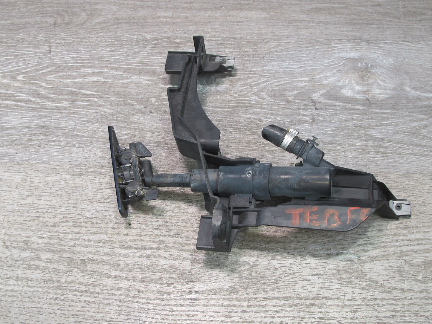 04-06 BMW E46 Coupe Cabrio Right Headlight Washer Nozzle Bracket Support OEM