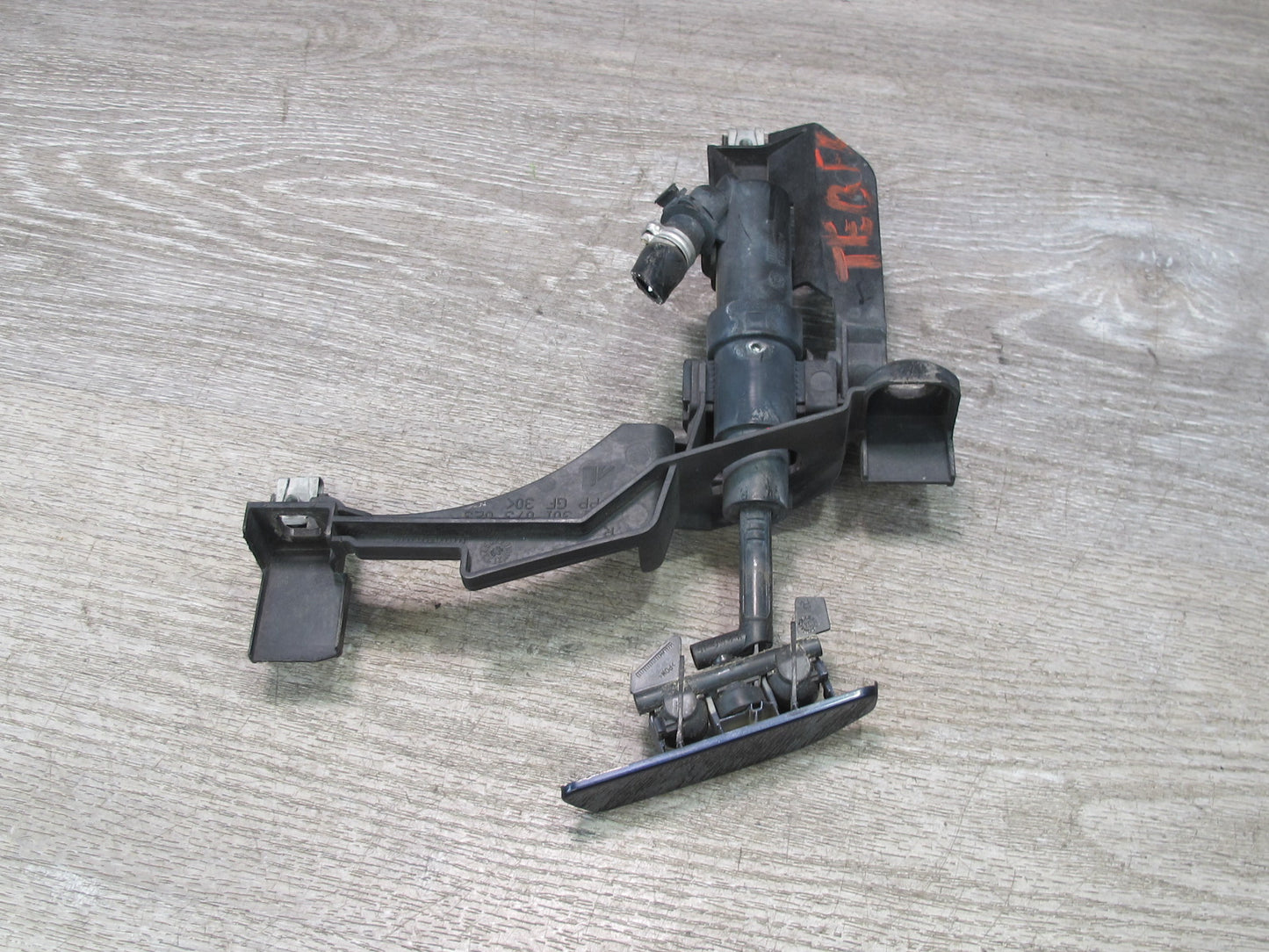 04-06 BMW E46 Coupe Cabrio Right Headlight Washer Nozzle Bracket Support OEM