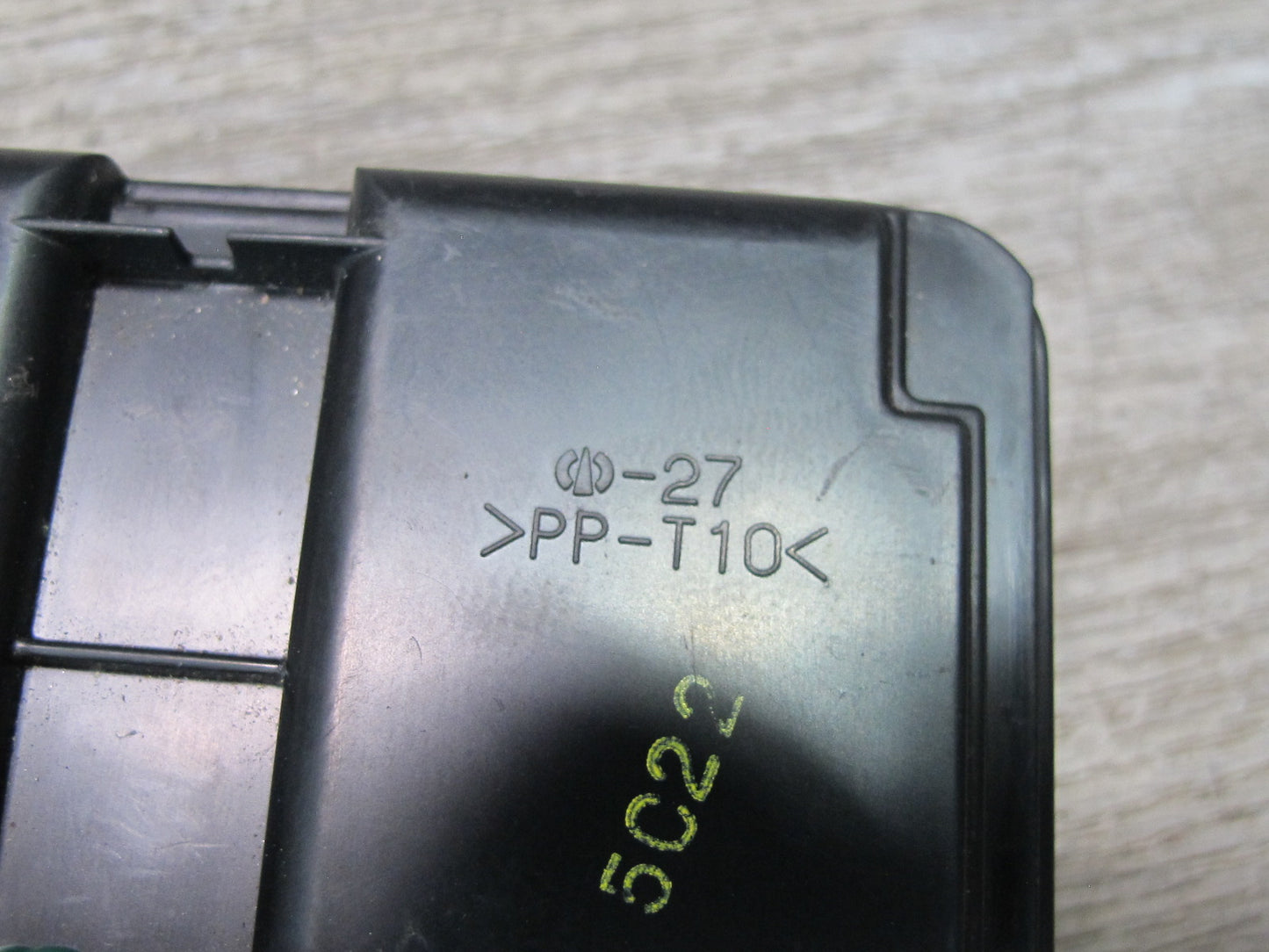 2003-2007 Lexus UZJ100L LX470 Ash Tray Compartment Storage