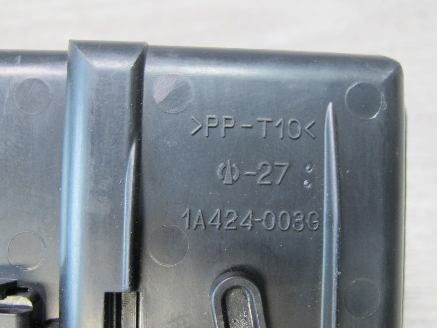 2003-2007 Lexus UZJ100L LX470 Ash Tray Compartment Storage
