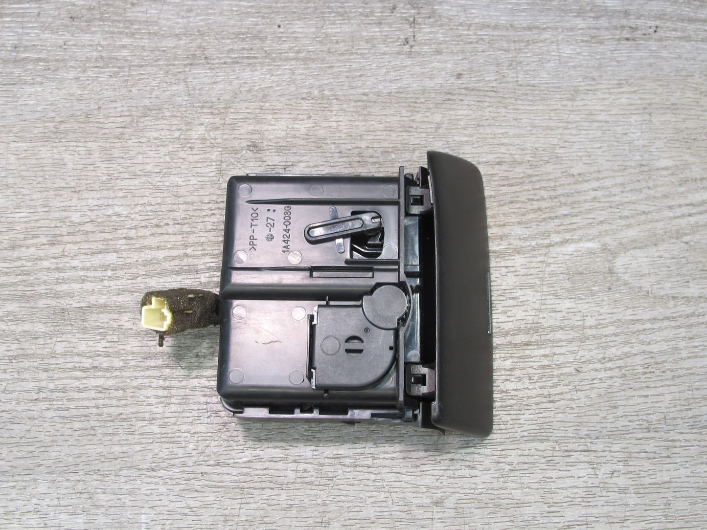 2003-2007 Lexus UZJ100L LX470 Ash Tray Compartment Storage