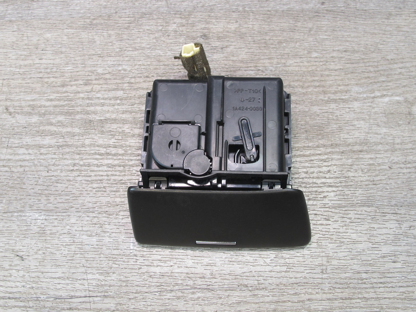 2003-2007 Lexus UZJ100L LX470 Ash Tray Compartment Storage