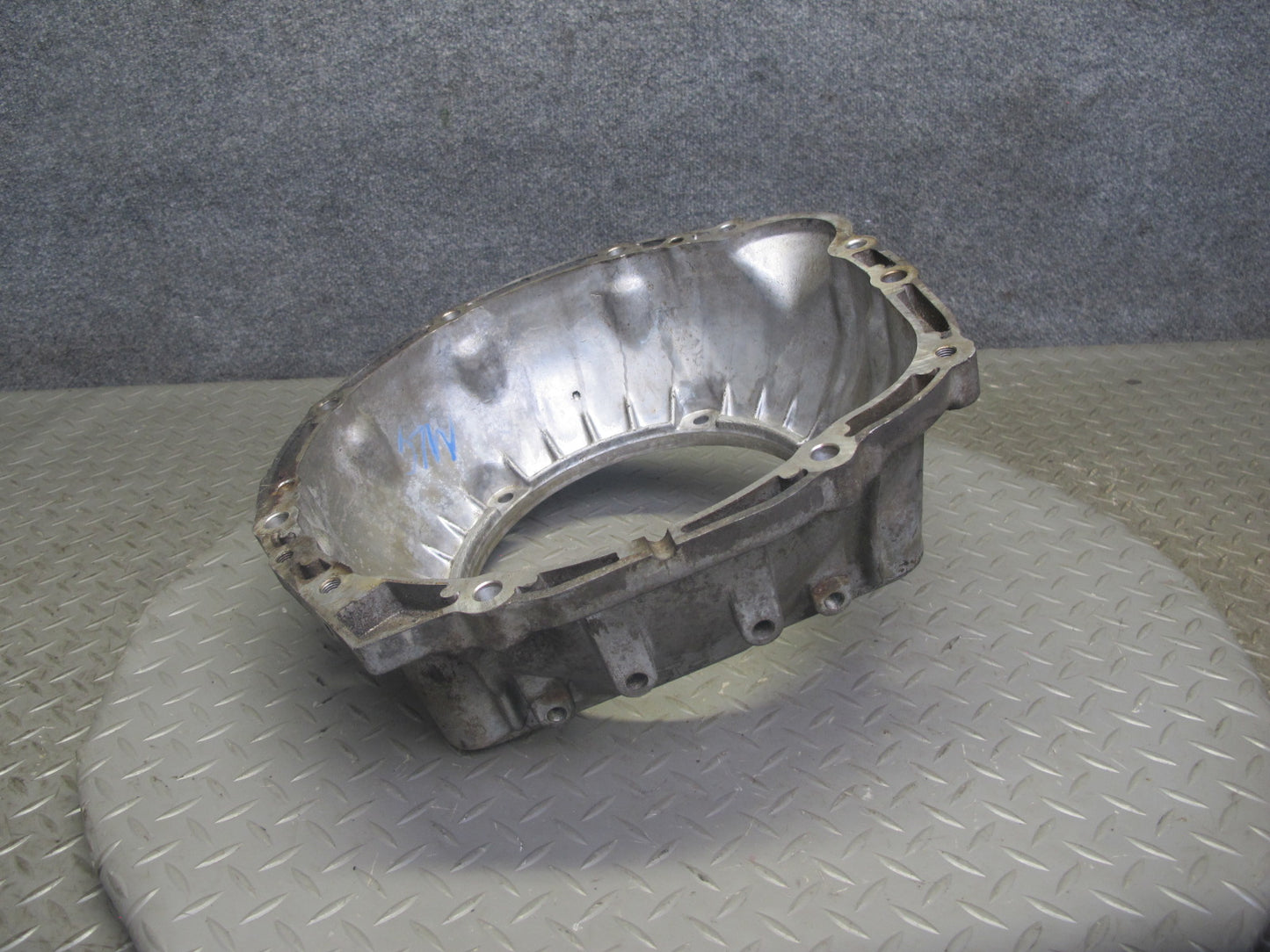 00-05 Lexus IS300 GS300 2JZGE RWD A650E A/T Auto Transmission Bell Housing OEM
