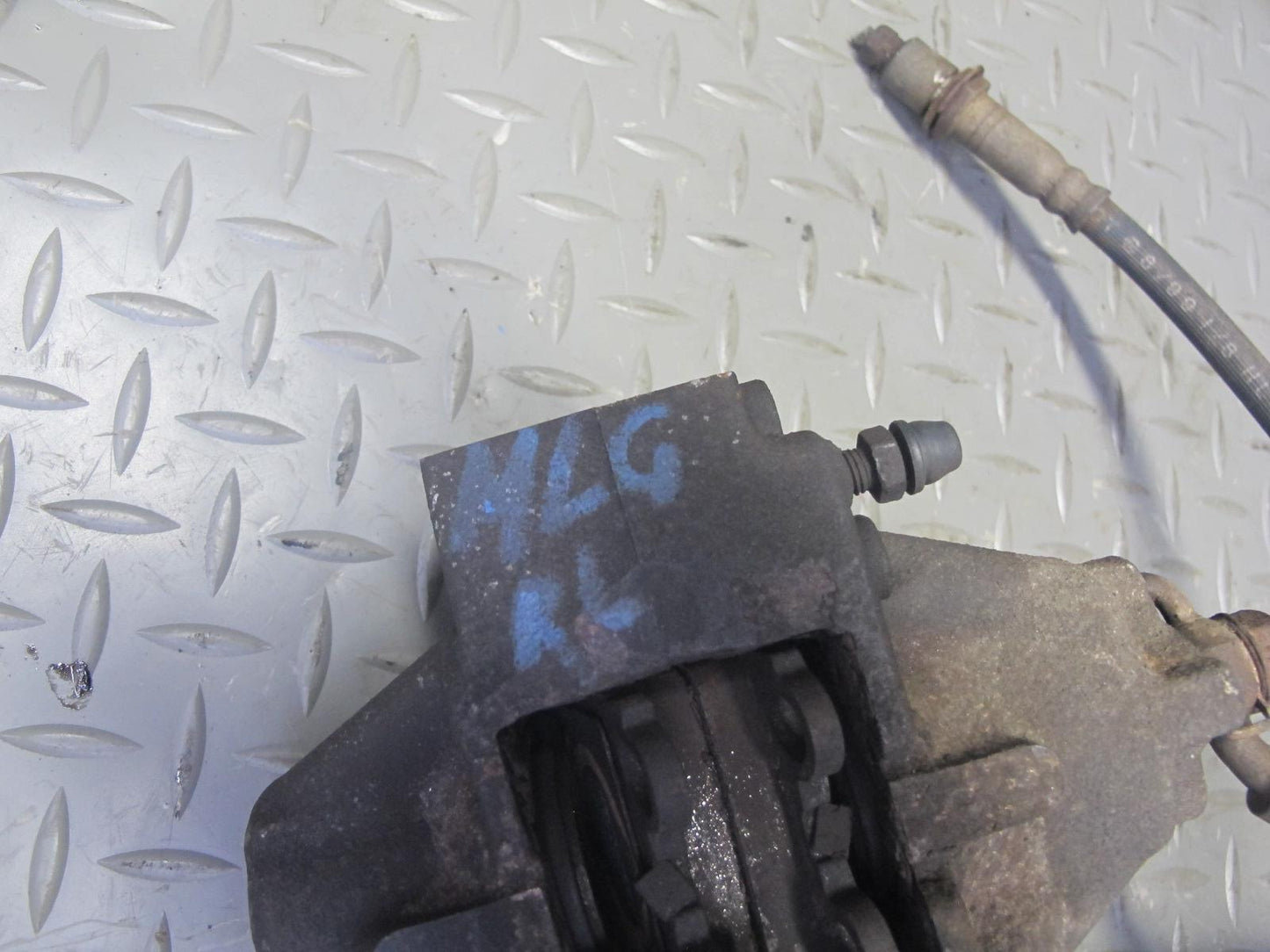 98-05 Lexus JZS160L GS400 GS430 GS300 Rear Left & Right Brake Caliper Set OEM
