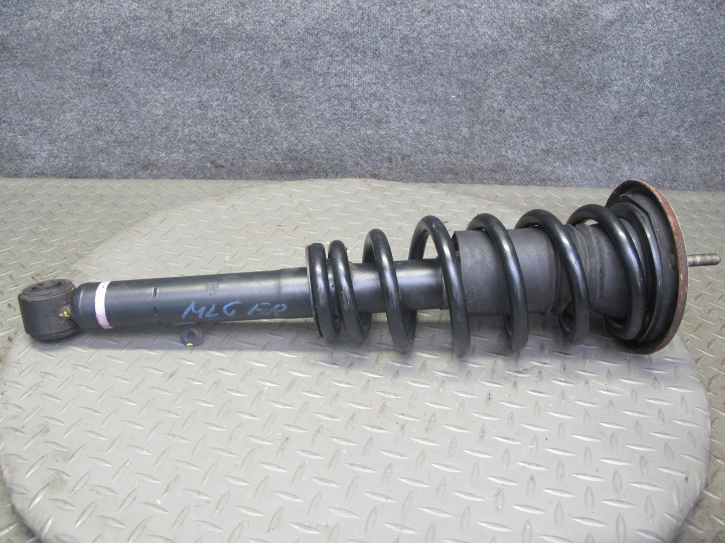 98-05 Lexus GS430 GS300 Front Left & Right Strut Shock Absorber Set 106K OEM