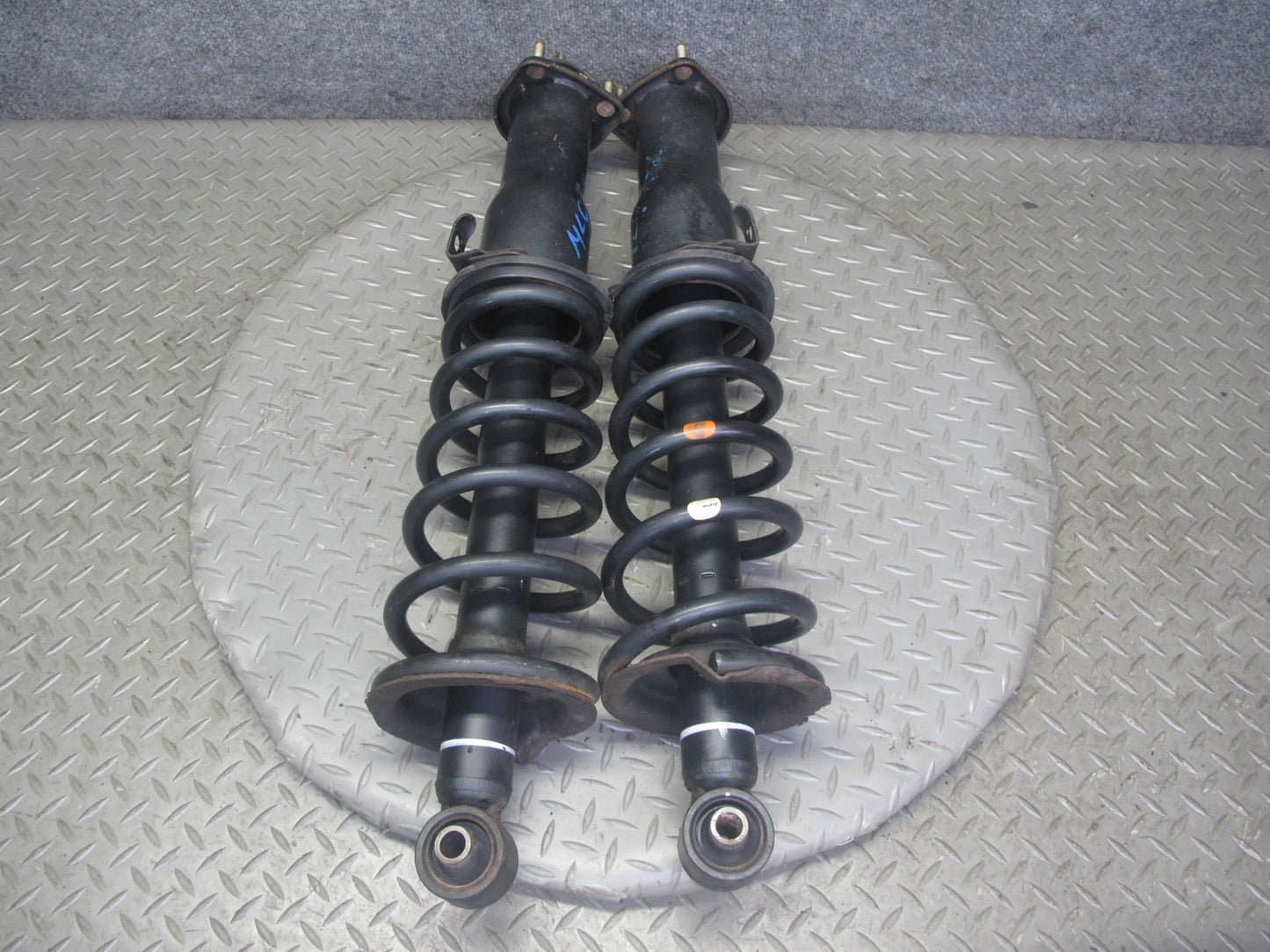 98-05 Lexus GS430 GS300 Set of 2 Rear Left & Right Strut Shock Absorber 106K OEM
