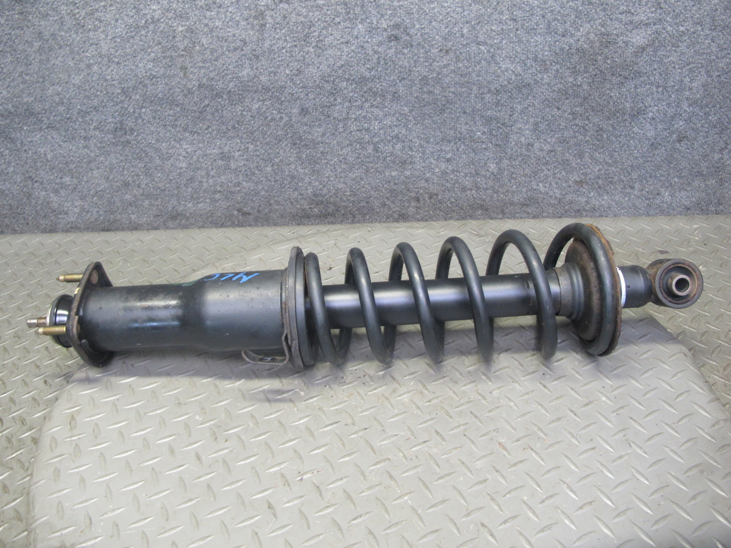 98-05 Lexus GS430 GS300 Set of 2 Rear Left & Right Strut Shock Absorber 106K OEM